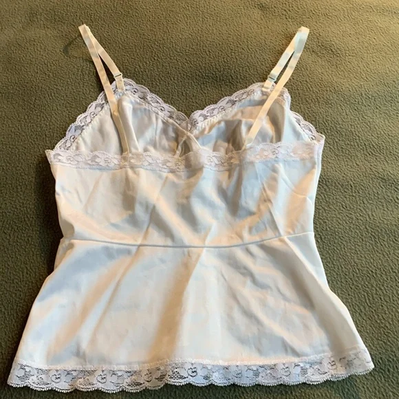 Lady Manhattan rayon chemise with lace details and adju straps. Size small - Picture 5 of 9